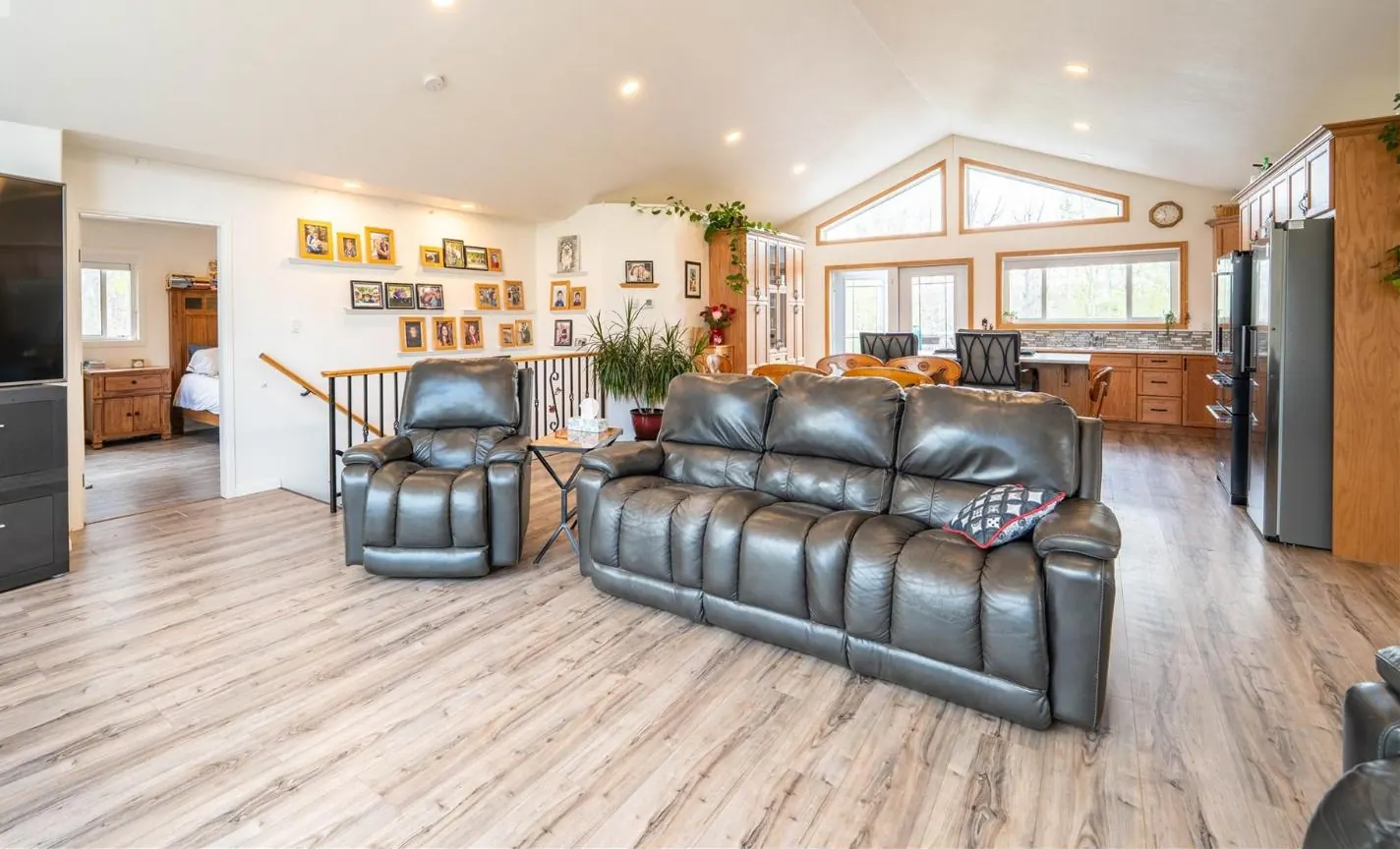 5266 West Arras Road, Dawson Creek, BC — photo 11