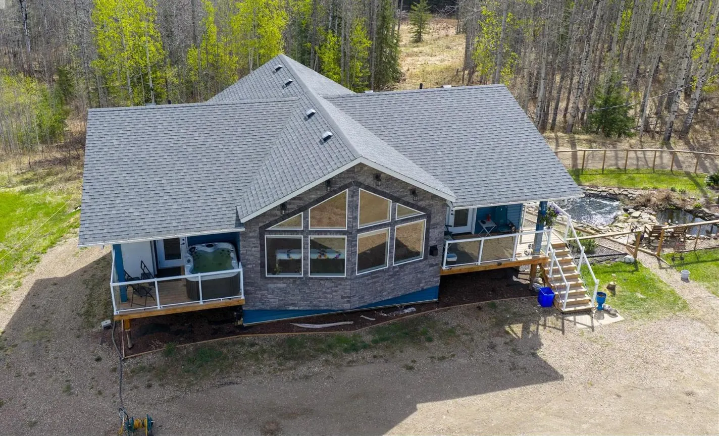 5266 West Arras Road, Dawson Creek, BC — photo 2