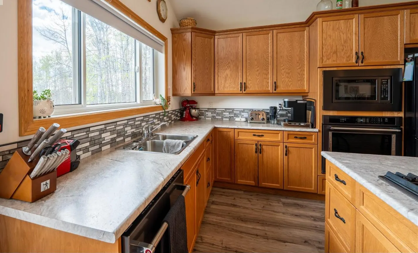 5266 West Arras Road, Dawson Creek, BC — photo 7