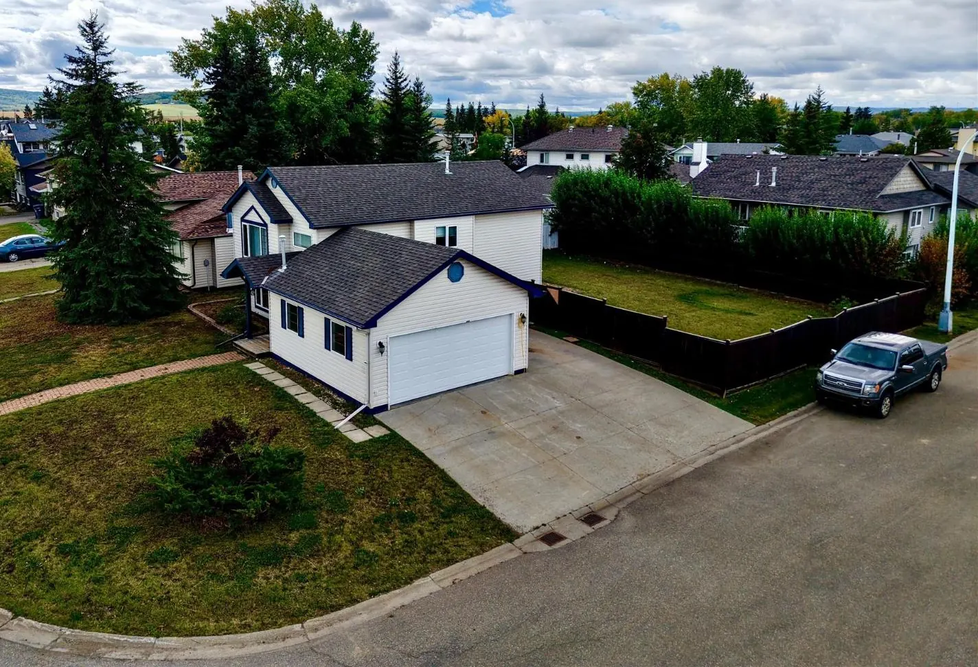 10717 Cyprus Court, Dawson Creek, BC — photo 11